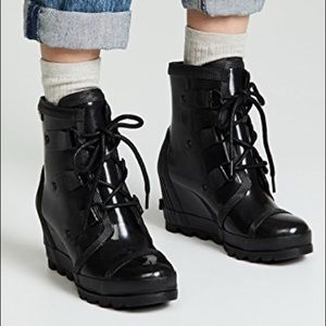 Sorel Joan Rain Wedge Gloss Boots SZ: 7.5 New